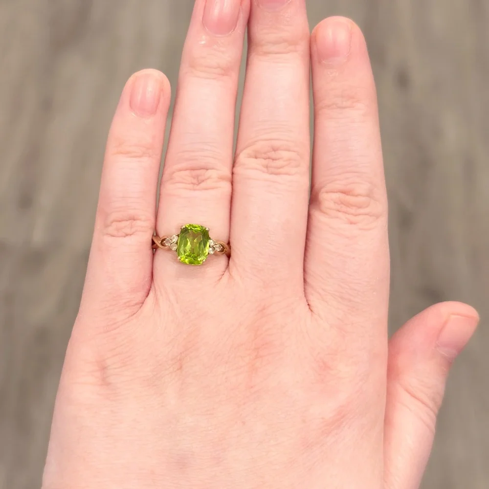 Vintage 10K Gold Peridot Ring: Filigree Band, Quartz Accents, Size 6.75 - Picture 9 of 11